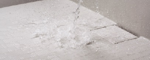 写真：水はけがよく、乾きやすいお掃除ラクラクな床