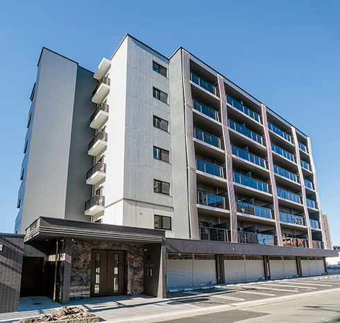 JR大野城駅近くの築45年4階建てマンション。息子が引き継げるよう建替えを検討していました。（From477）